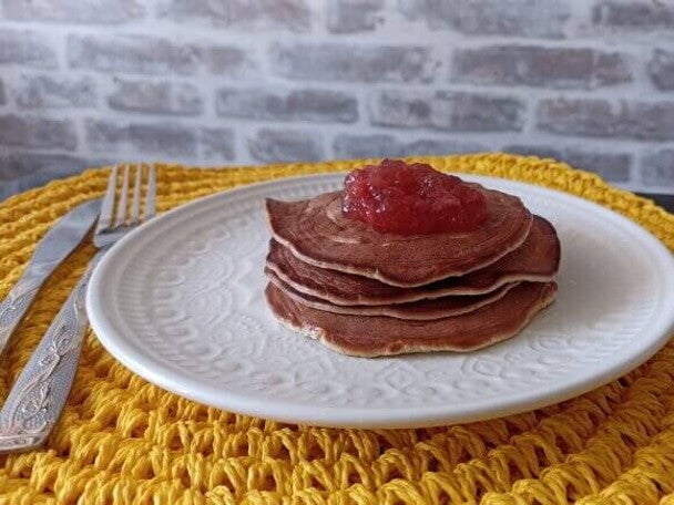 Panqueca Americana Nutritiva com Cobertura de Geleia de Frutas