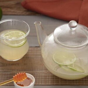 Xícara e bule transparentes com Chá de Gengibre com Limão e Mel