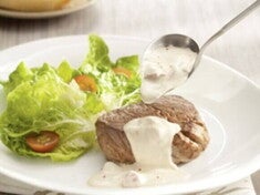 Medalhões com molho de pimentas