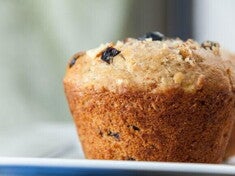 Muffin de Aveia e Passas no Micro-ondas